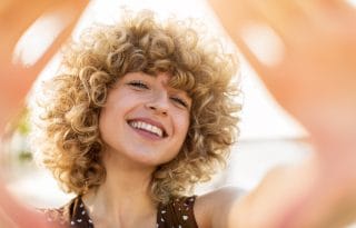 balajaž za kratku kovrdžavu kosu