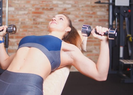 vežbe za zategnutije grudi