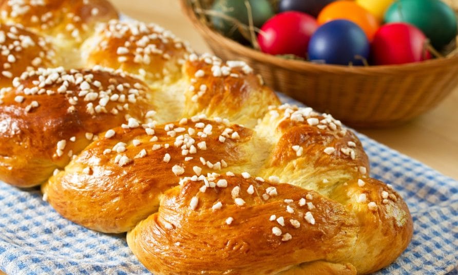 Uskršnja pogača pletenica