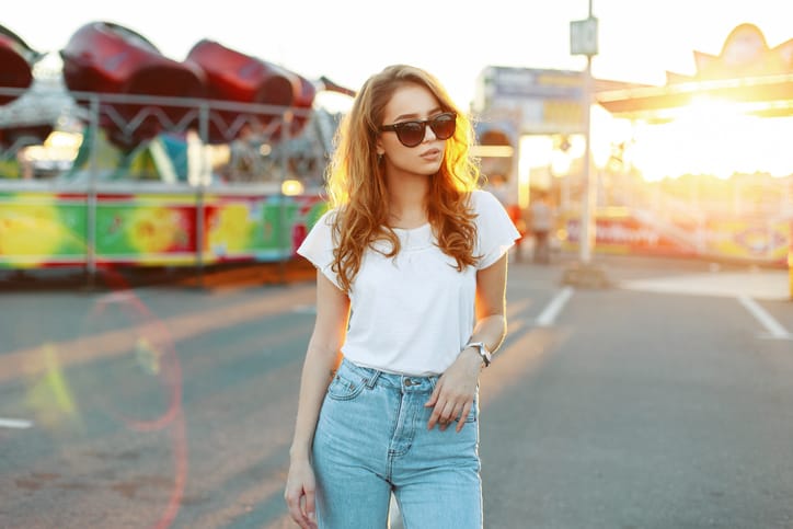 Bela majica ultimativni odevni komad za leto