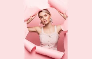 Barbiecore makeup trend