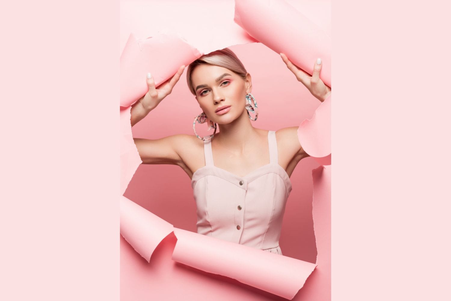 Barbiecore makeup trend