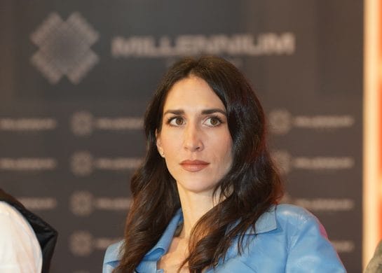 Jelisaveta Orašanin u provokativnom topu, Boja kose Jelisavete Orašanin