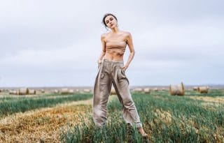 Kako nositi lanene pantalone