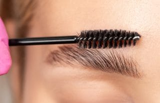 Kako oblikovati obrve