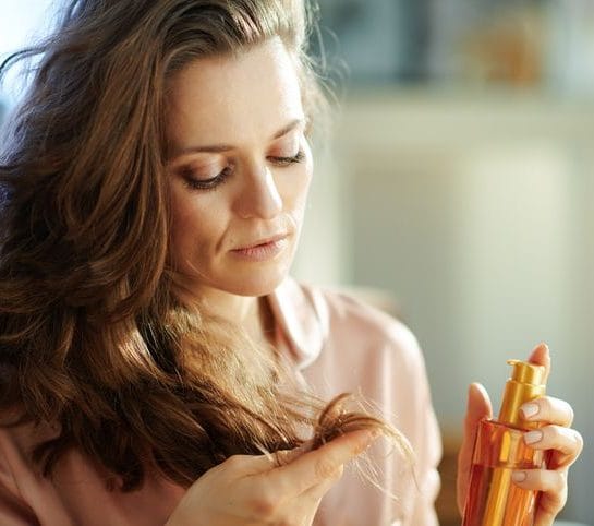 Zbog kose izgledate starije, zašto se kosa brzo masti, šampon za suvo pranje kose