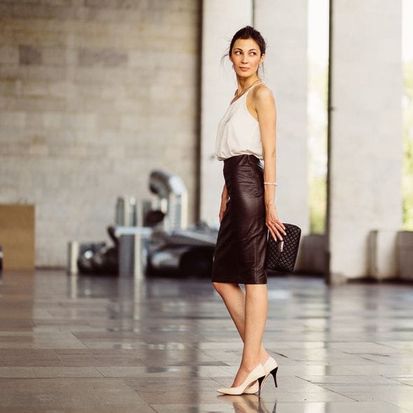 Svakoj ženi treba kožna suknja