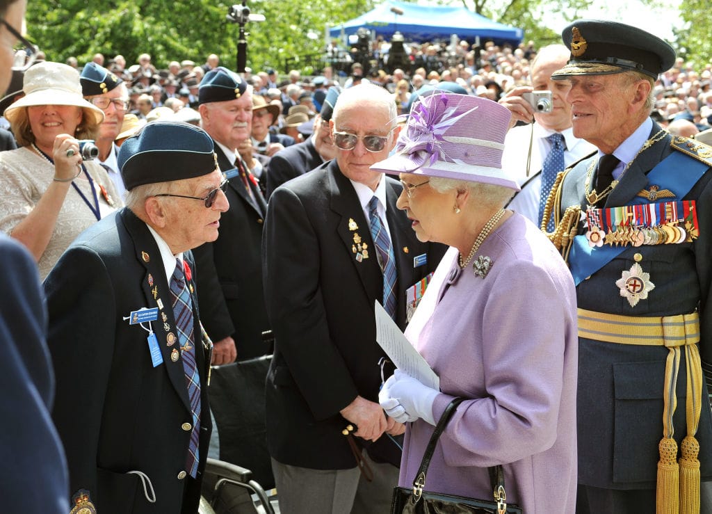 kraljica Elizabeta poznate dame