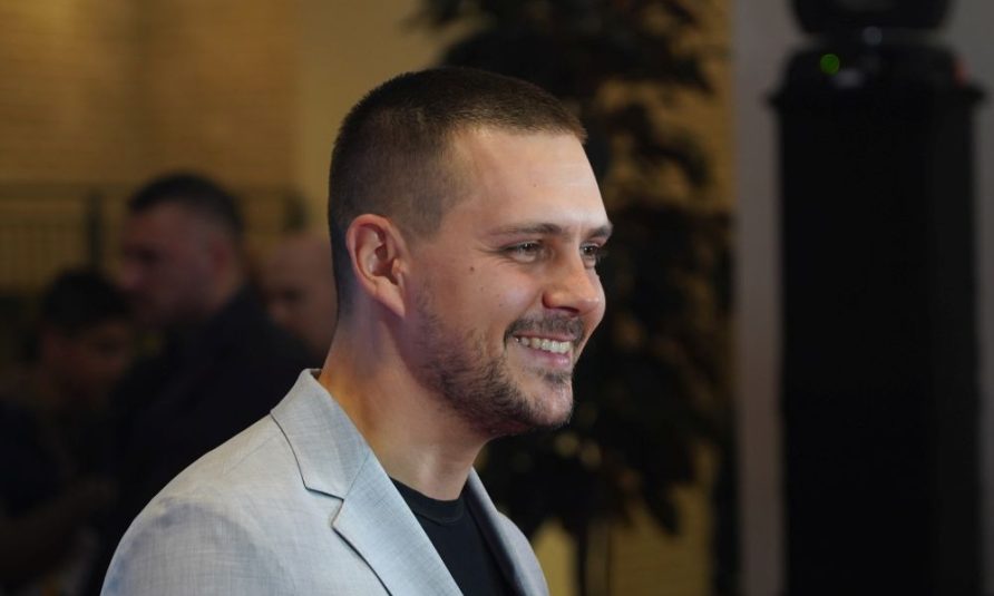 Miloš Biković postaje tata miloš biković postao otac