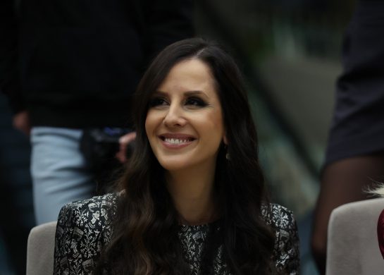 Tamara Vučić u monohromatskom stilu, novogodišnji stil tamare vučić