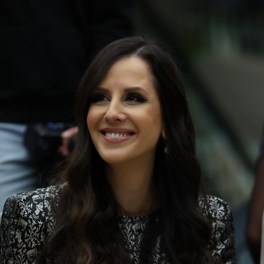 Tamara Vučić u monohromatskom stilu, novogodišnji stil tamare vučić