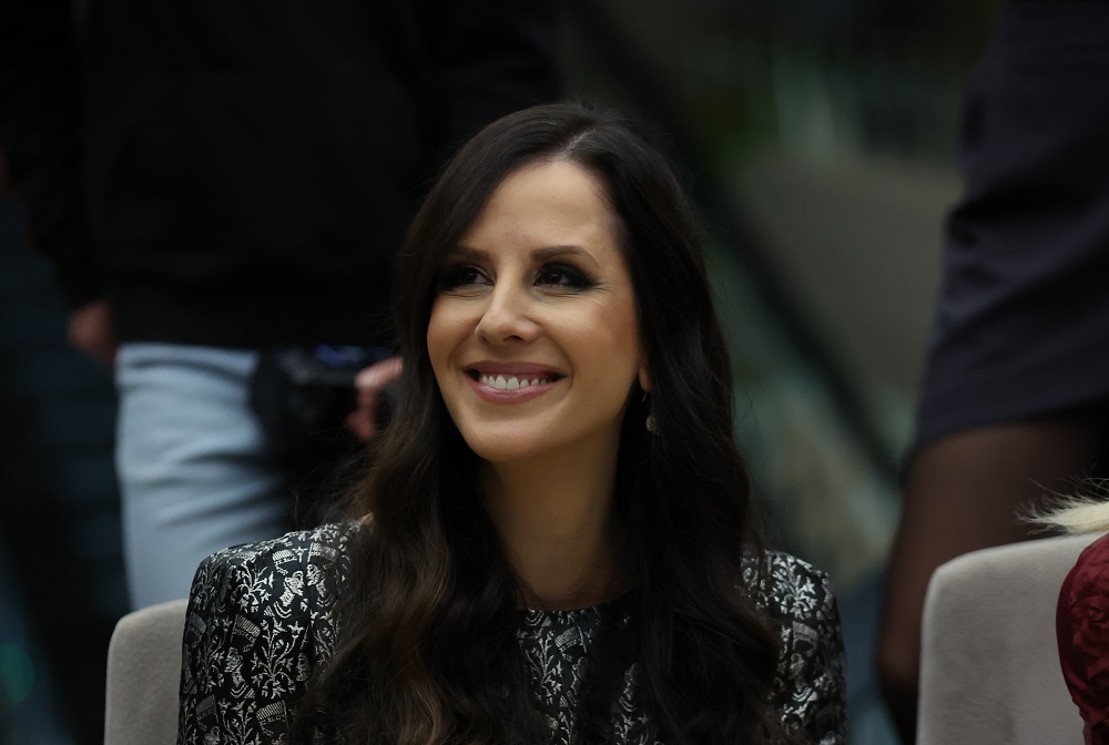 Tamara Vučić u monohromatskom stilu, novogodišnji stil tamare vučić