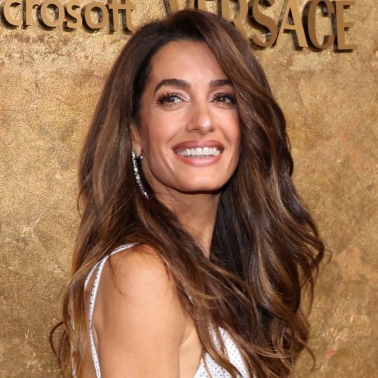 boja kose amal kluni