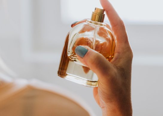 Nanošenje parfema