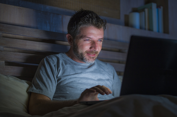 partner gleda pornografiju