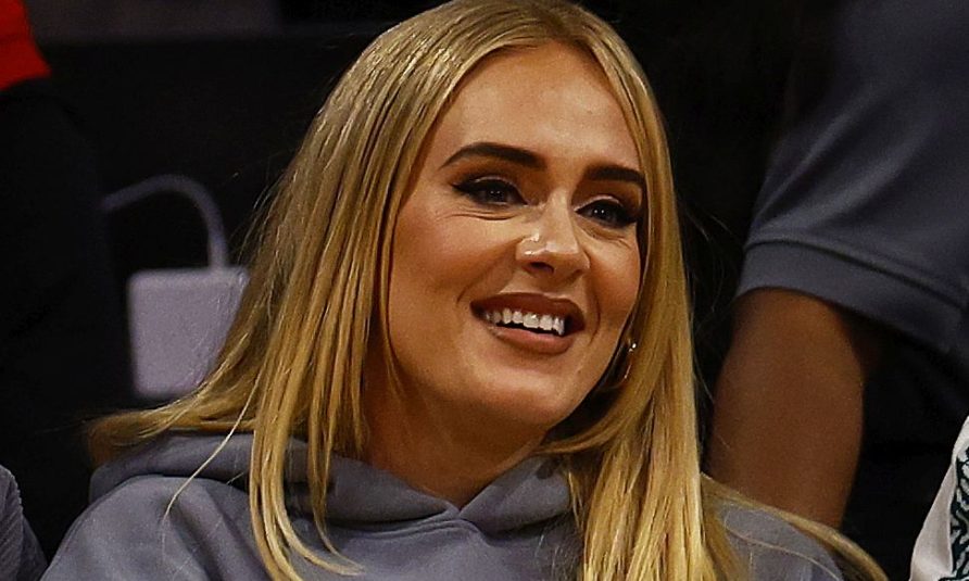 trener pevačice adel