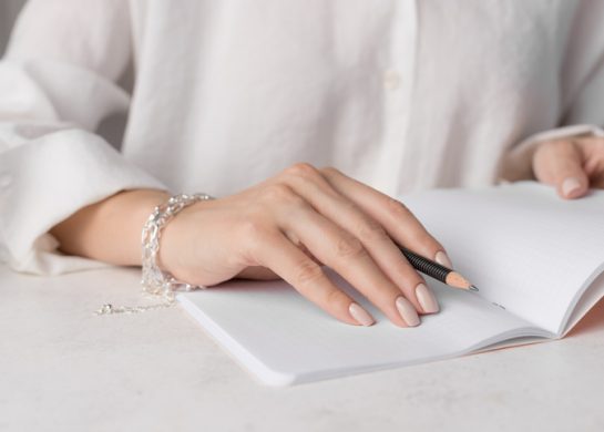 Lak za nokte koji podmlađuje