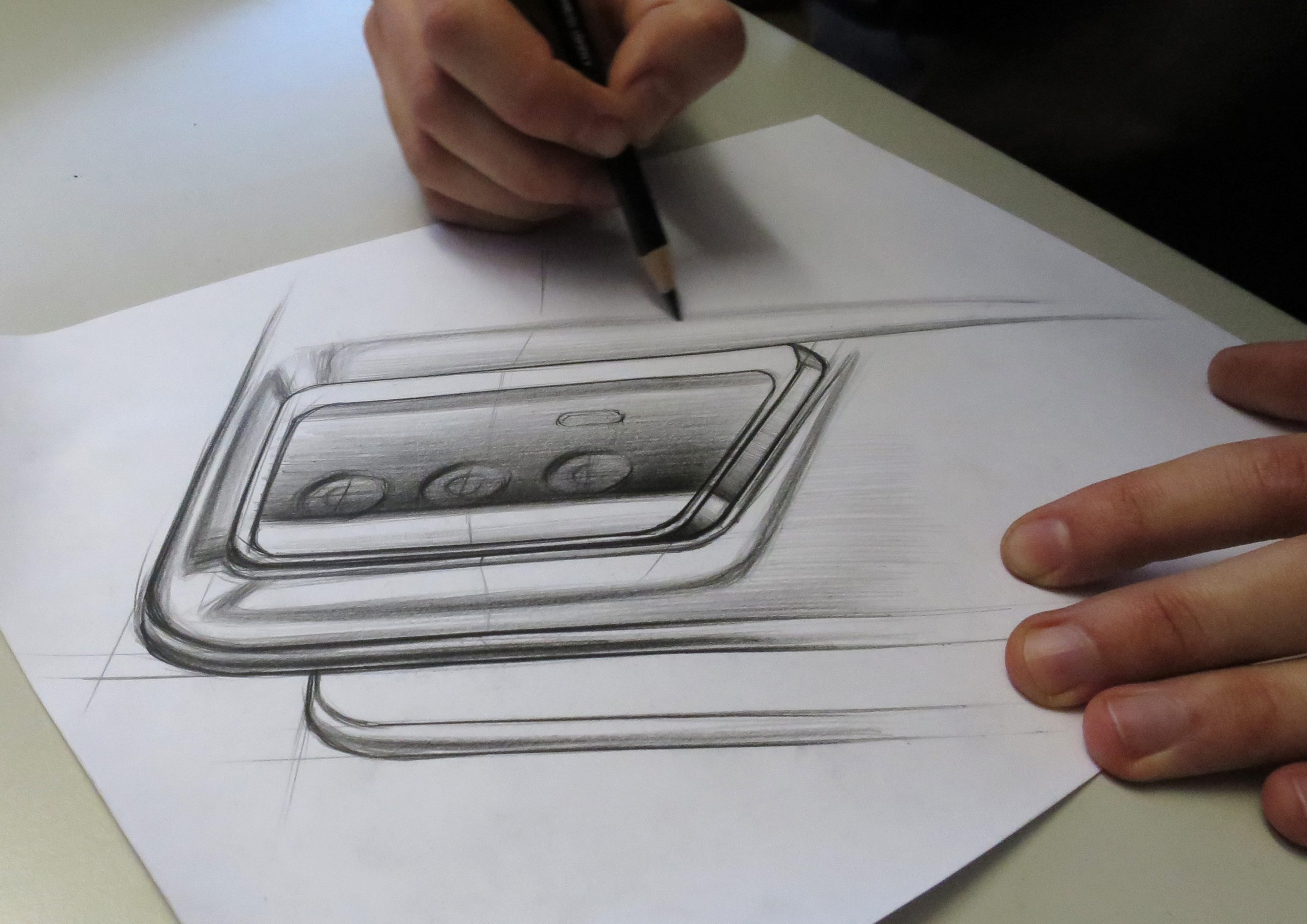 PORSCHE DESIGN HONOR Magic V2 RSR 1