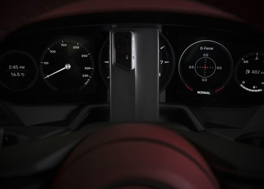 PORSCHE DESIGN HONOR Magic V2 RSR 4