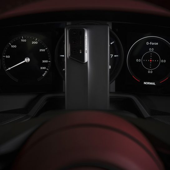 PORSCHE DESIGN HONOR Magic V2 RSR 4