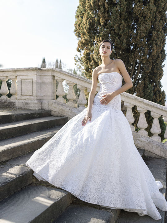 Venčanice sa spuštenim strukom