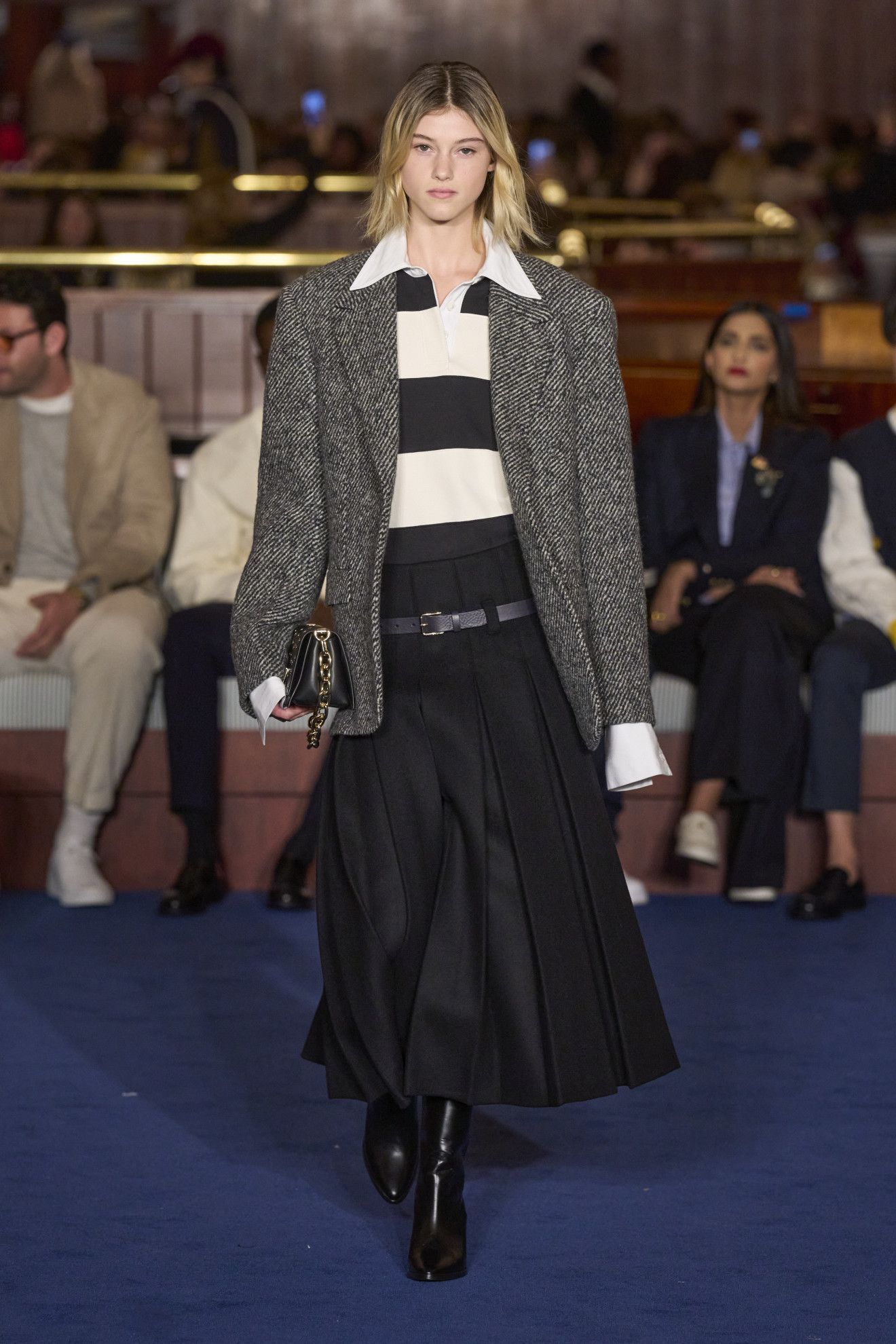 poslovna odevna kombinacija