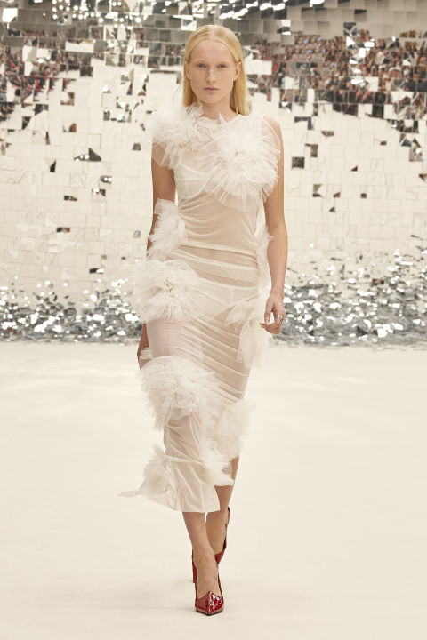 providni modni trendovi za leto 2024