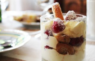 Piškota torta Rejčel Grin