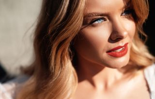 Popularna šminka za leto 2024