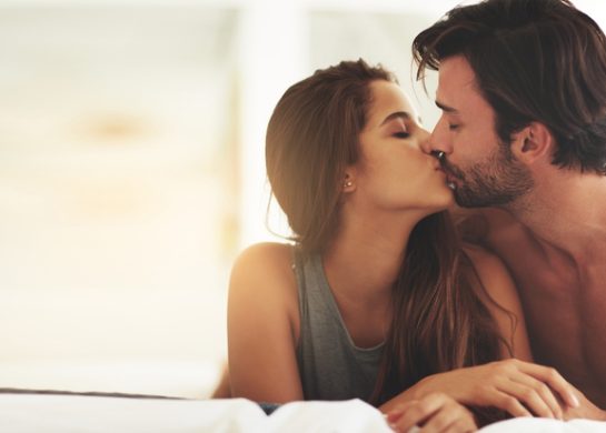 Ljubljenje pre spavanja poboljšava bliskost