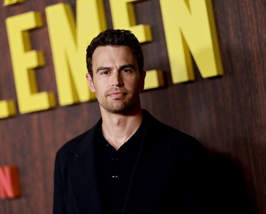 Teo Džejms u Dolce & Gabbana reklamnoj kampanji