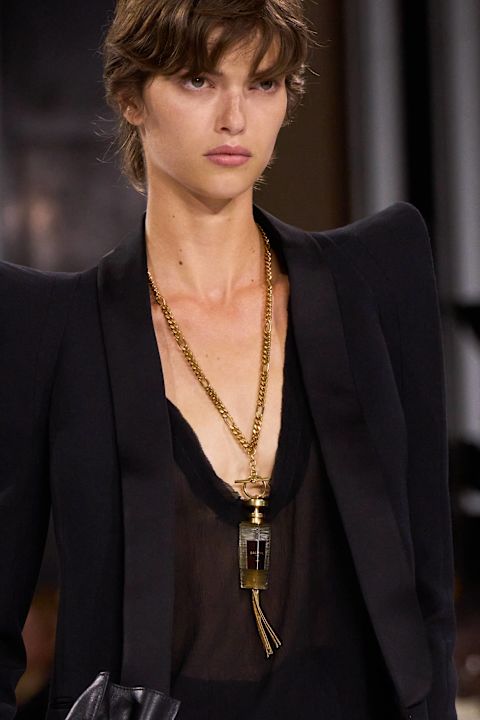 Kratka frizura sa šiškama