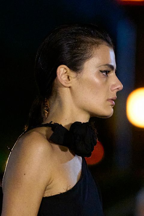 Konturisanje lica kremom za samopotamnjivanje