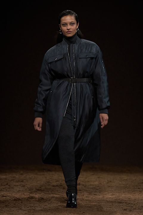 plus size model na Hermes reviji