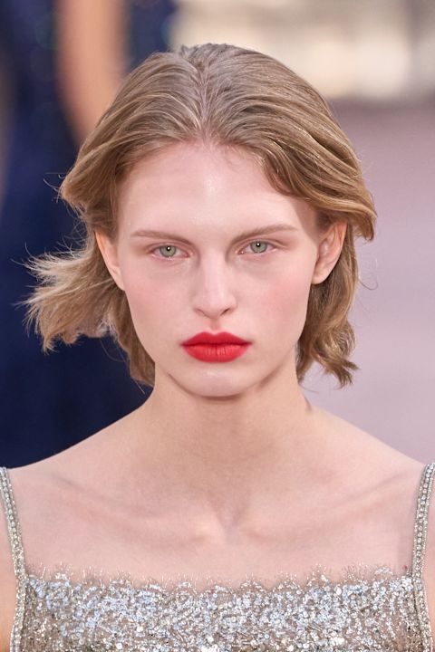 mat crvena šminka za usne