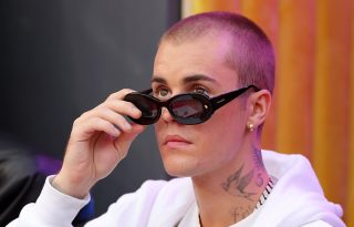 Minimalistička dnevna soba, Justin Bieber