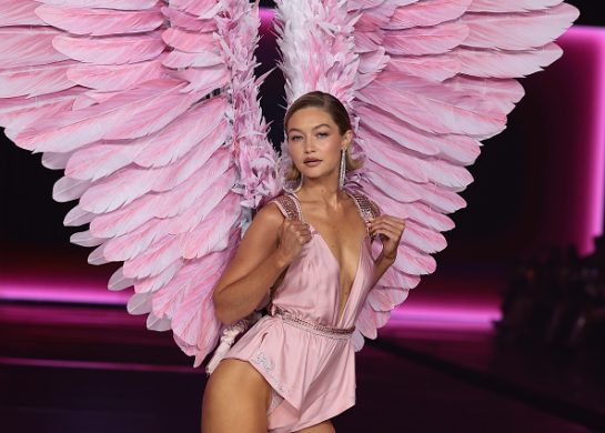kako Gigi Hadid nosi babydoll rumenilo