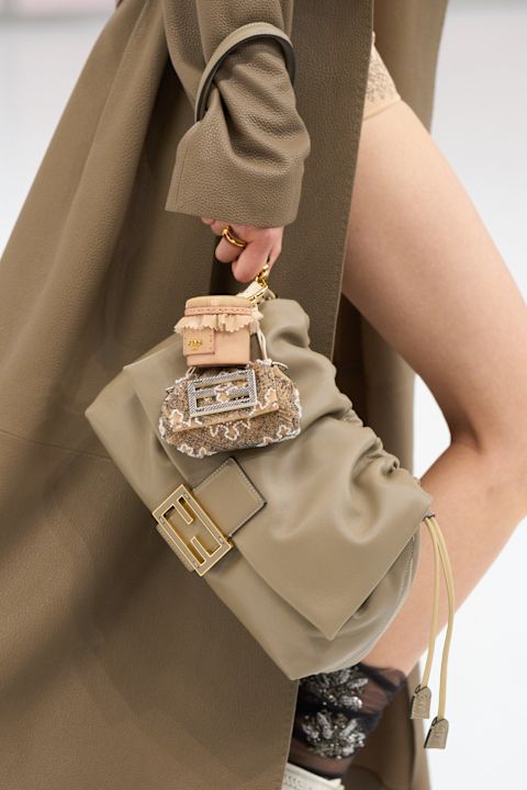 Kako stilizovati dve torbe