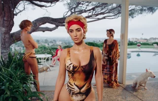 Kim Kardashian lansira Skims x Roberto Cavalli