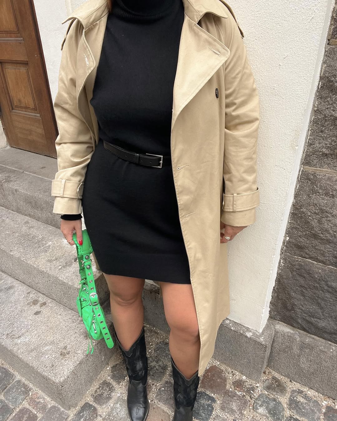 džemper haljina, kaubojske čizme