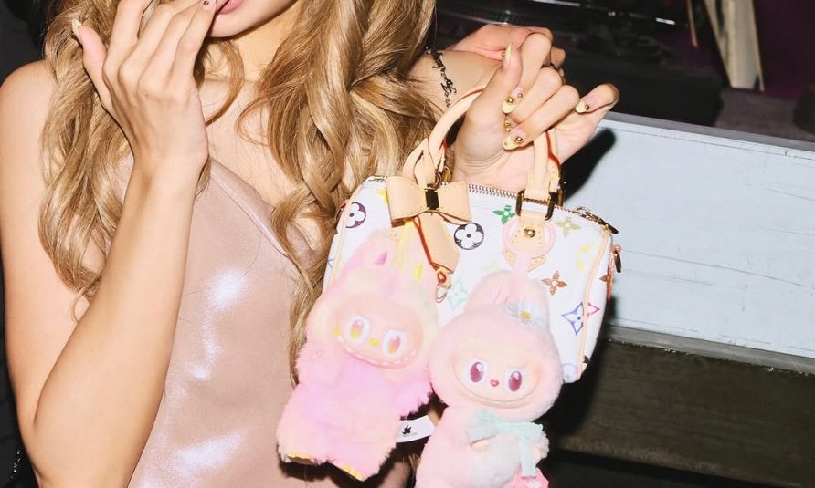 Lisa, Labubu privesci