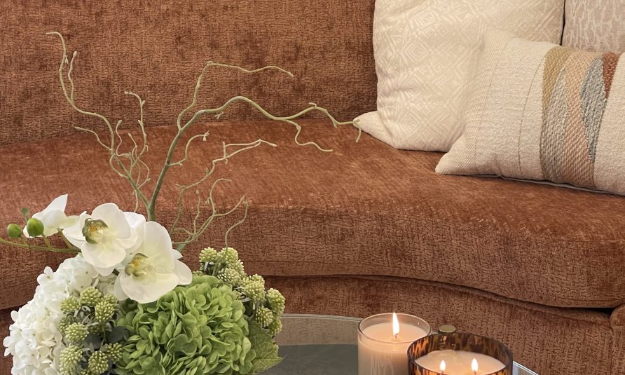 Kako dekorisati stočić za kafu kao dizajner enterijera