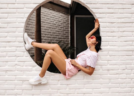 noge uz zid, poza koja smanjuje stres, joga