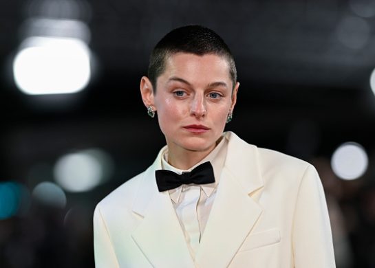 Miu Miu i Emma Corrin