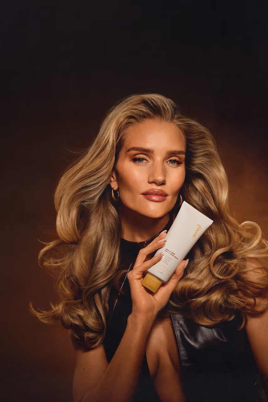 Rosie Huntington-Whiteley postaje Gisou globalna ambasadorka
