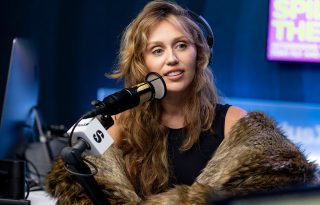 Miley Cyrus, novi singl Secrets