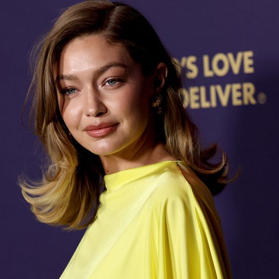Puter žuta haljina Gigi Hadid