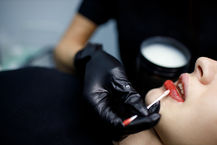 lip blushing