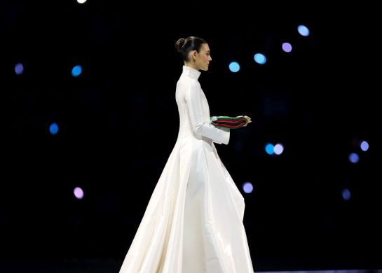 devojka Leonarda Dicapria