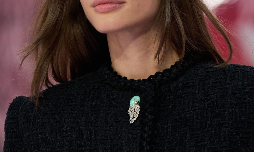 Kako se nose broševi